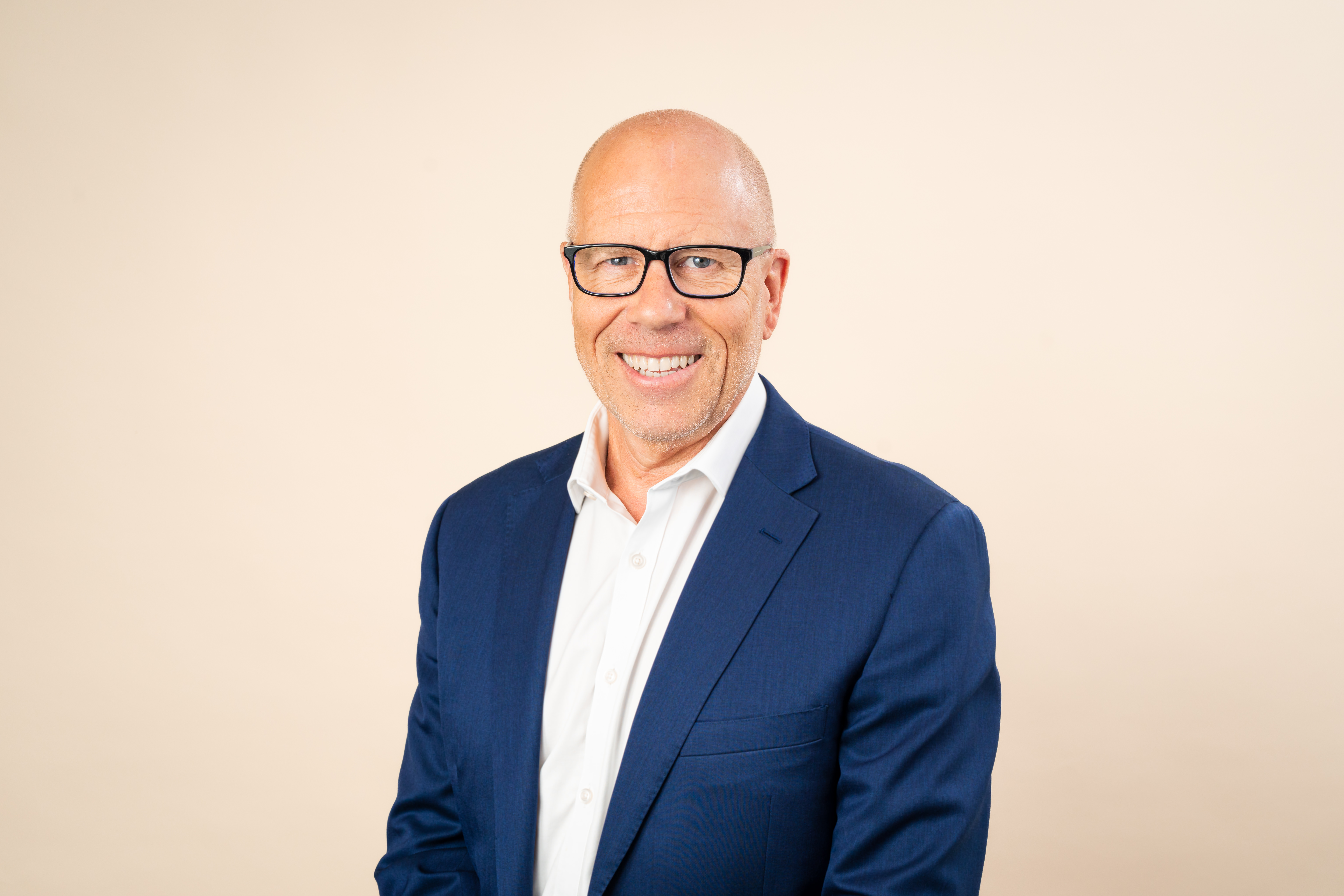 Rod Ellwood Corporate Headshot.jpg